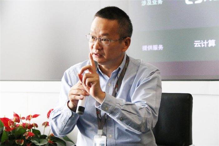 在互联网对汽车产业的变革上，阿里步步为营