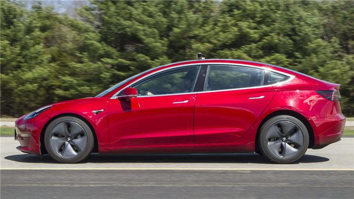 更新后制动距离缩短6米 Model 3重获《消费者报告》推荐