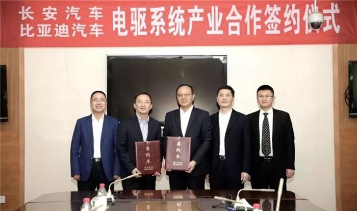 新能源车市“前狼后虎” 自主车企有何最新应对法宝？