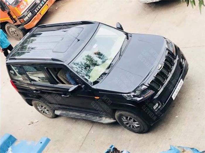 伟巴斯特为马恒达TUV300配置Hollandia 100汽车天窗