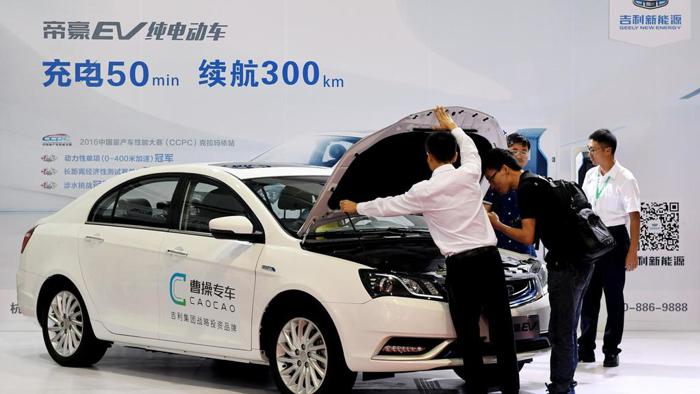 中国电动车销量三年翻两番 外国汽车制造商急于扩大在华产能