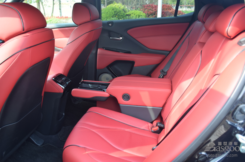 广汽Acura CDX混动和雷克萨斯UX混动 谁能满足您对高性能和经济性的双重需求