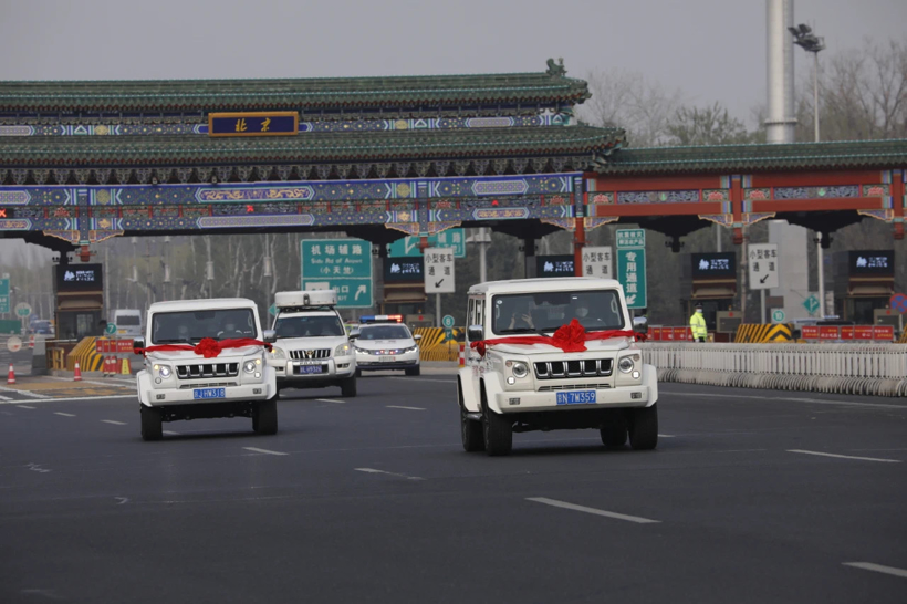 北汽集团携旗下众车型迎接北京援鄂医疗队凯旋