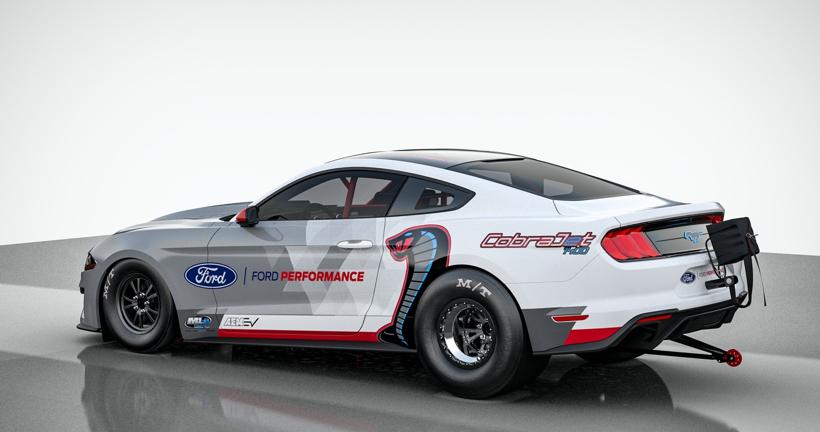 福特全球性能车团队推出福特首台纯电动直线加速赛车  Mustang Cobra Jet 1400