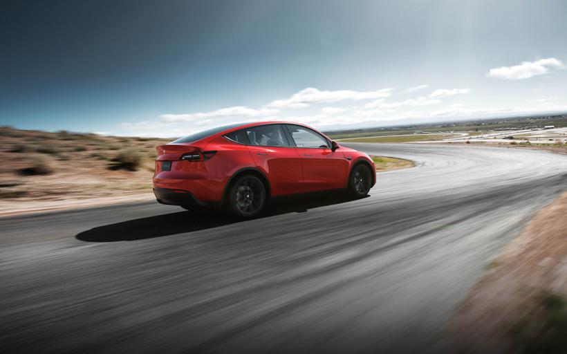 大众CEO迪斯试驾特斯拉Model Y