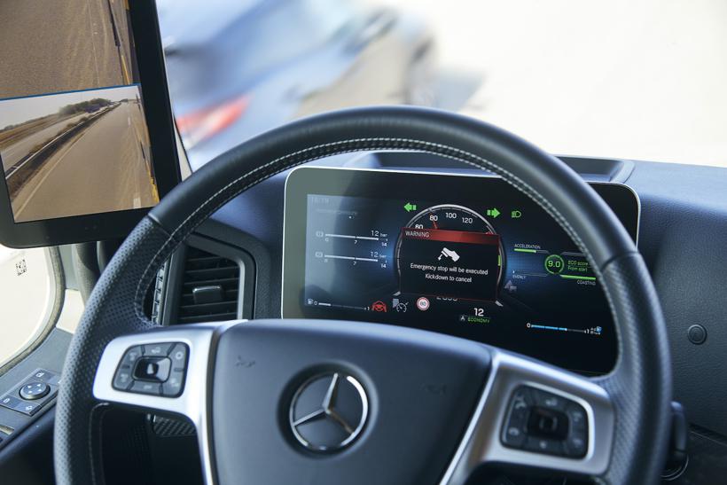 发布Actros F等新车 奔驰展示旗下最新卡车与创新技术