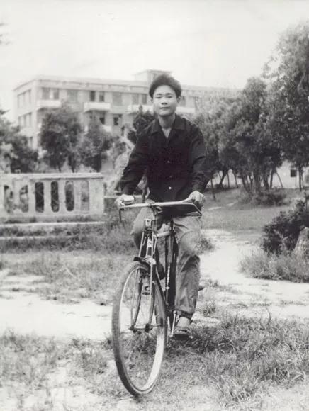 从放牛娃到吉利掌门人 李书福发长文致敬改革开放四十年