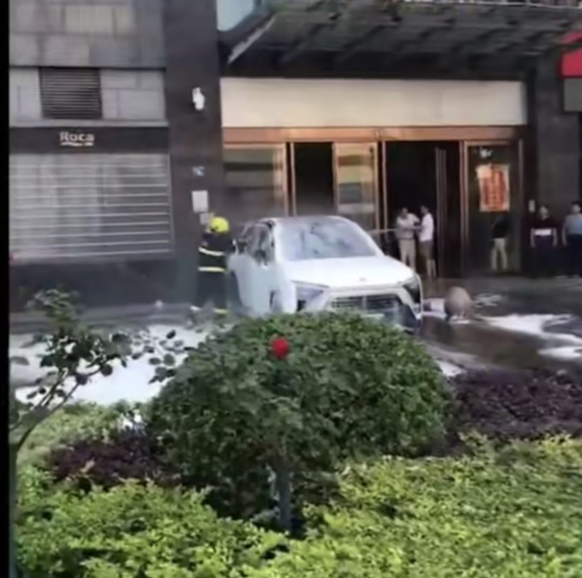 哎！蔚来ES8再现自燃 这次事故地转移到了武汉