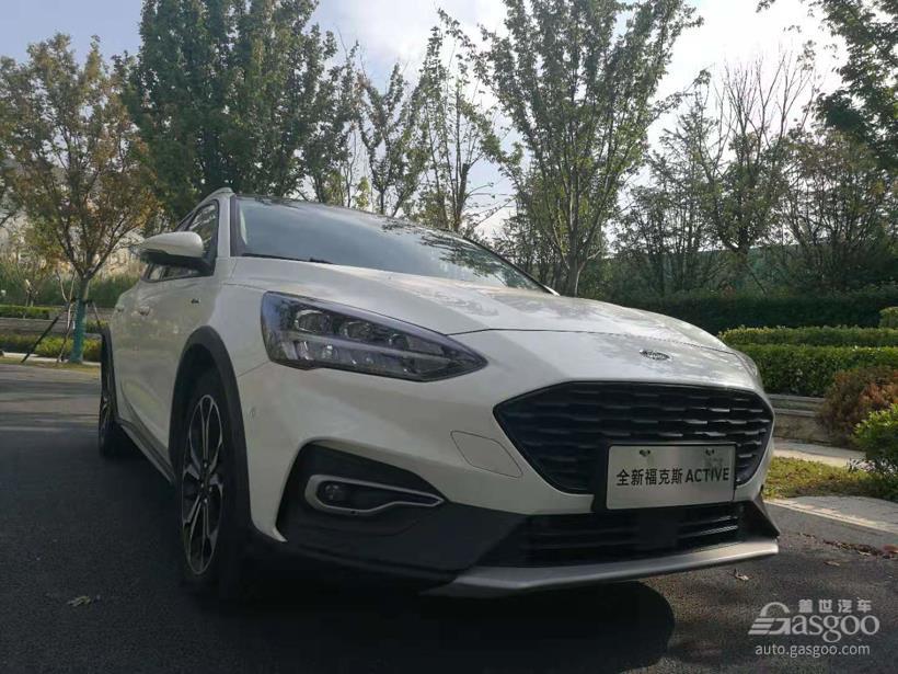 全新福克斯Active：SUV外衣难掩“小钢炮”本性