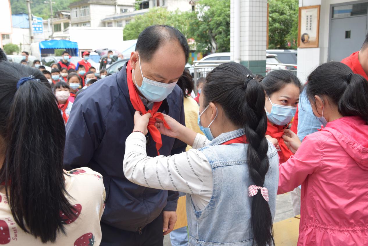 持续关爱希望小学，长安汽车为爱而行十年从未止步