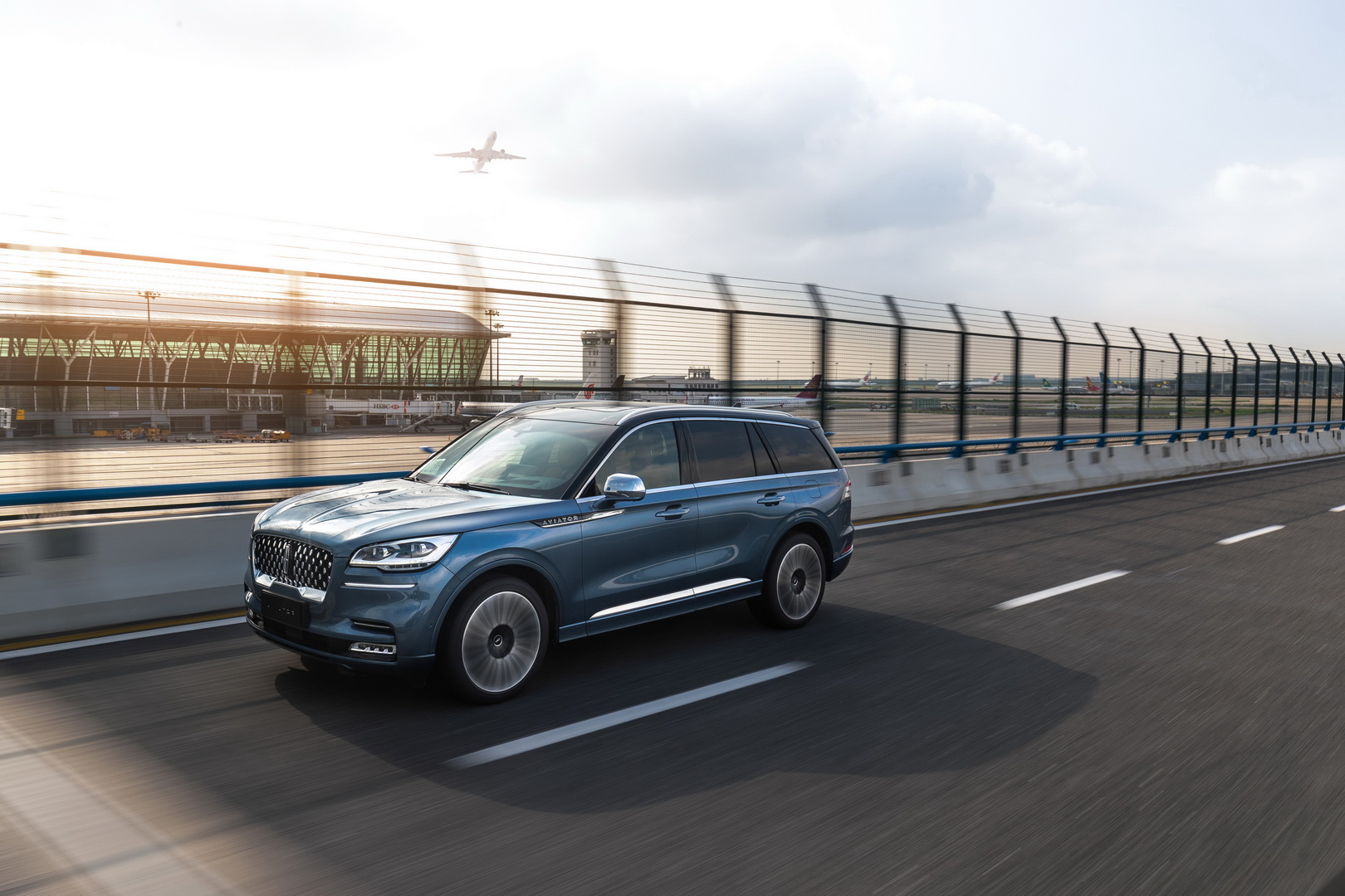 林肯首款中国“智”造大型美式豪华SUV 全新林肯飞行家Aviator 7月8日上市起航