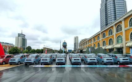 宏光MINI EV未上市先爆红，“人民的代步车”众人“抢”
