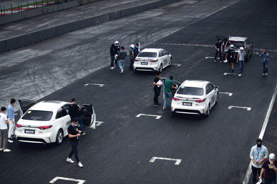 挑战极限性能 广汽丰田60分钟双擎混动耐力赛在天马赛道举行