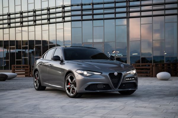 阿尔法·罗密欧Giulia、Stelvio黯夜魅影限量版上市