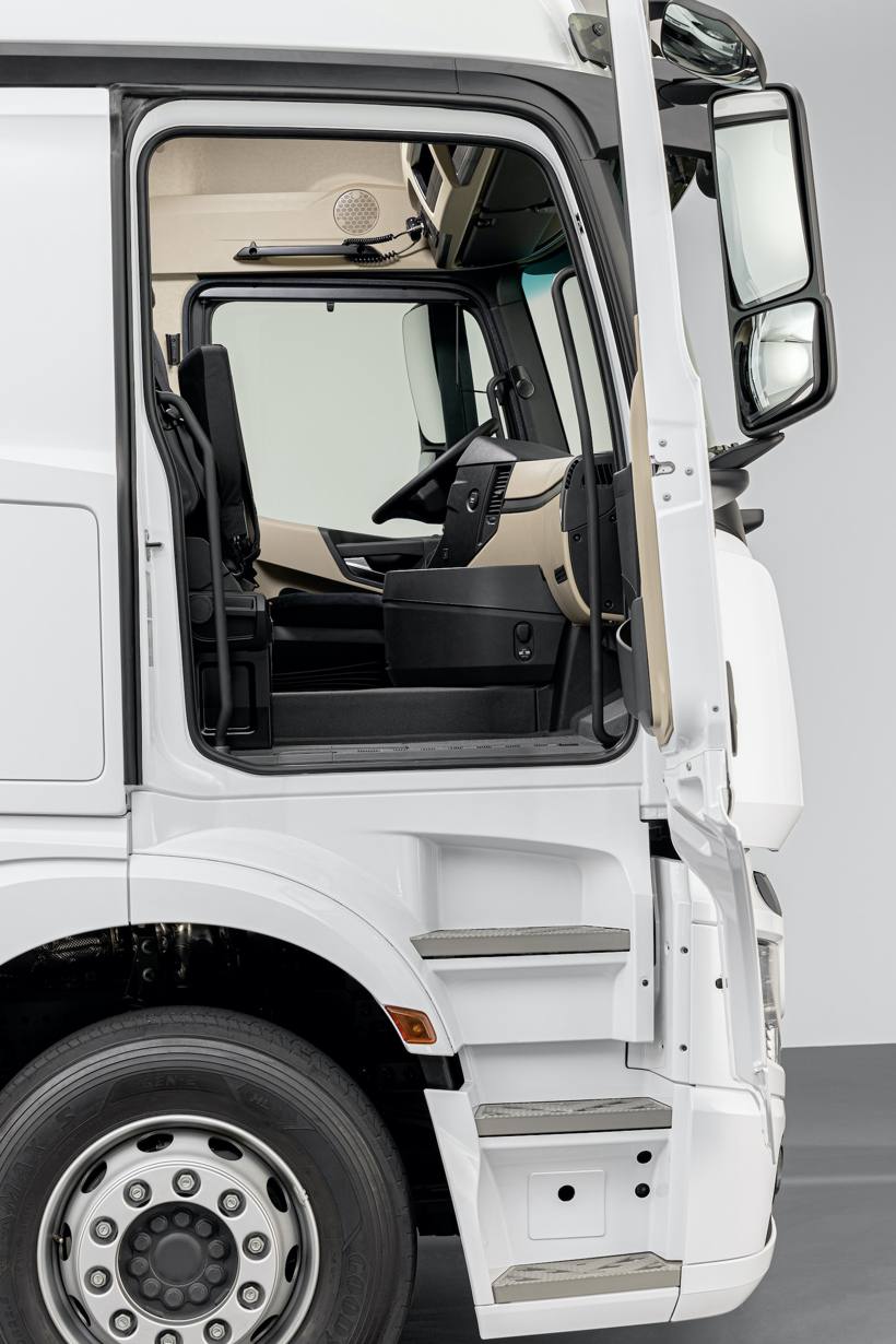 发布Actros F等新车 奔驰展示旗下最新卡车与创新技术