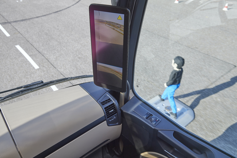 发布Actros F等新车 奔驰展示旗下最新卡车与创新技术