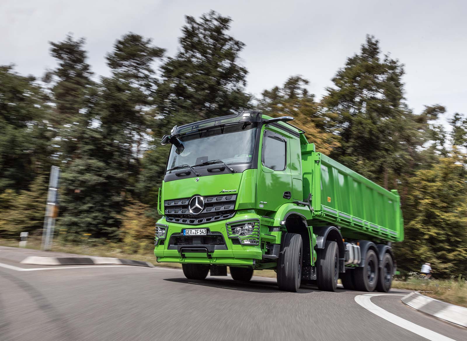 发布Actros F等新车 奔驰展示旗下最新卡车与创新技术