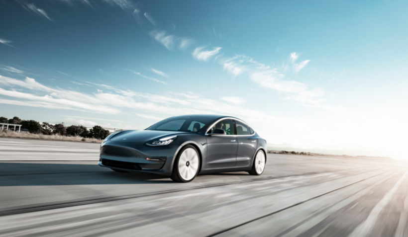 或因磷酸铁锂版车型上市，特斯拉下调国产Model 3起售价至24.99万元