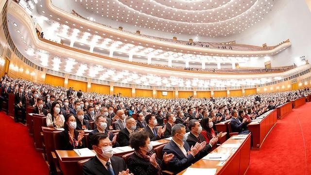 新能源汽车首次“缺席”两会，充换电争论再起：中国新能源汽车将如何做大做强？