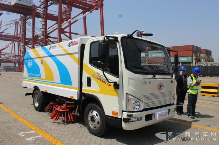 颠覆卡车形象 解放J7下线同时发布L4系列智能车