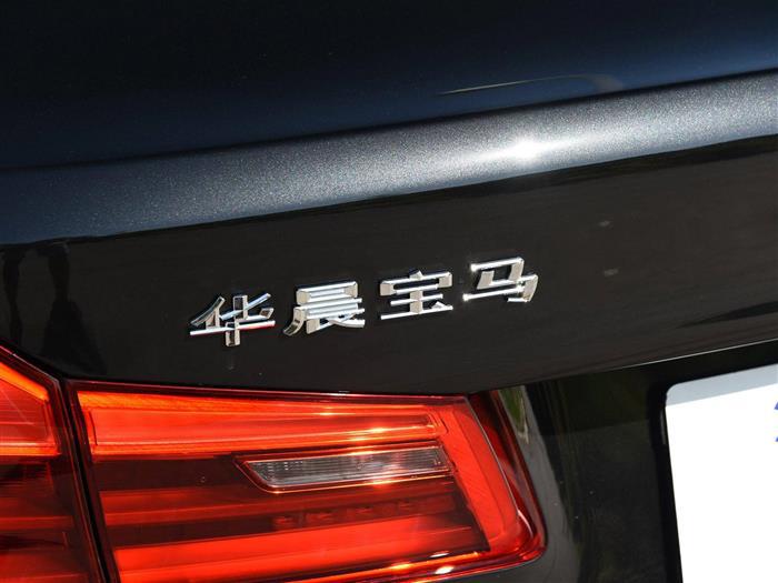 国产Model 3、宝马和捷豹路虎：这些车的尾标，为何需要抠掉？