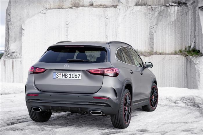 奔驰发布全新GLA，这回真是辆“SUV”了？