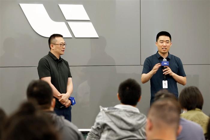 理想ONE月销过万，李想的FLag会倒吗？