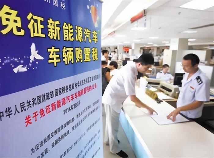 汽车进入“油电同价”时代 油电何时同权？