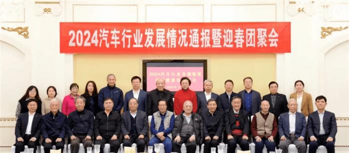工信部原部长苗圩：新能源上半场中国全球领先，若保持优势将引领全球汽车行业发展