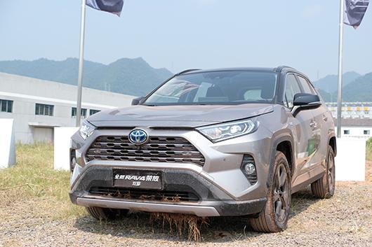 越级而生，试驾一汽丰田全新RAV4荣放