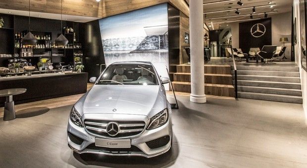 奔驰回应三里屯Mercedes me停业，深圳还将新开一家