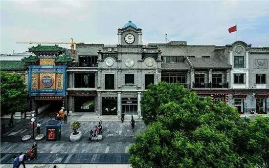 奔驰回应三里屯Mercedes me停业，深圳还将新开一家