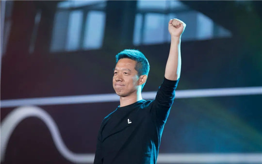 贾跃亭，“逃离”半生 | 汽车人的本命年