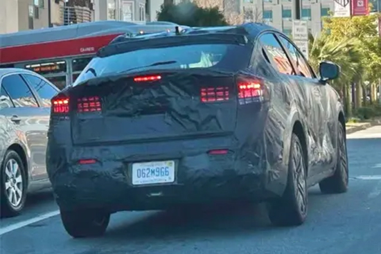 变身纯电SUV 新一代日产LEAF聆风谍照曝光